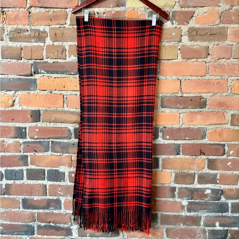 NWOT Red & Black Plaid Oversized Soft Fringe Wrap.